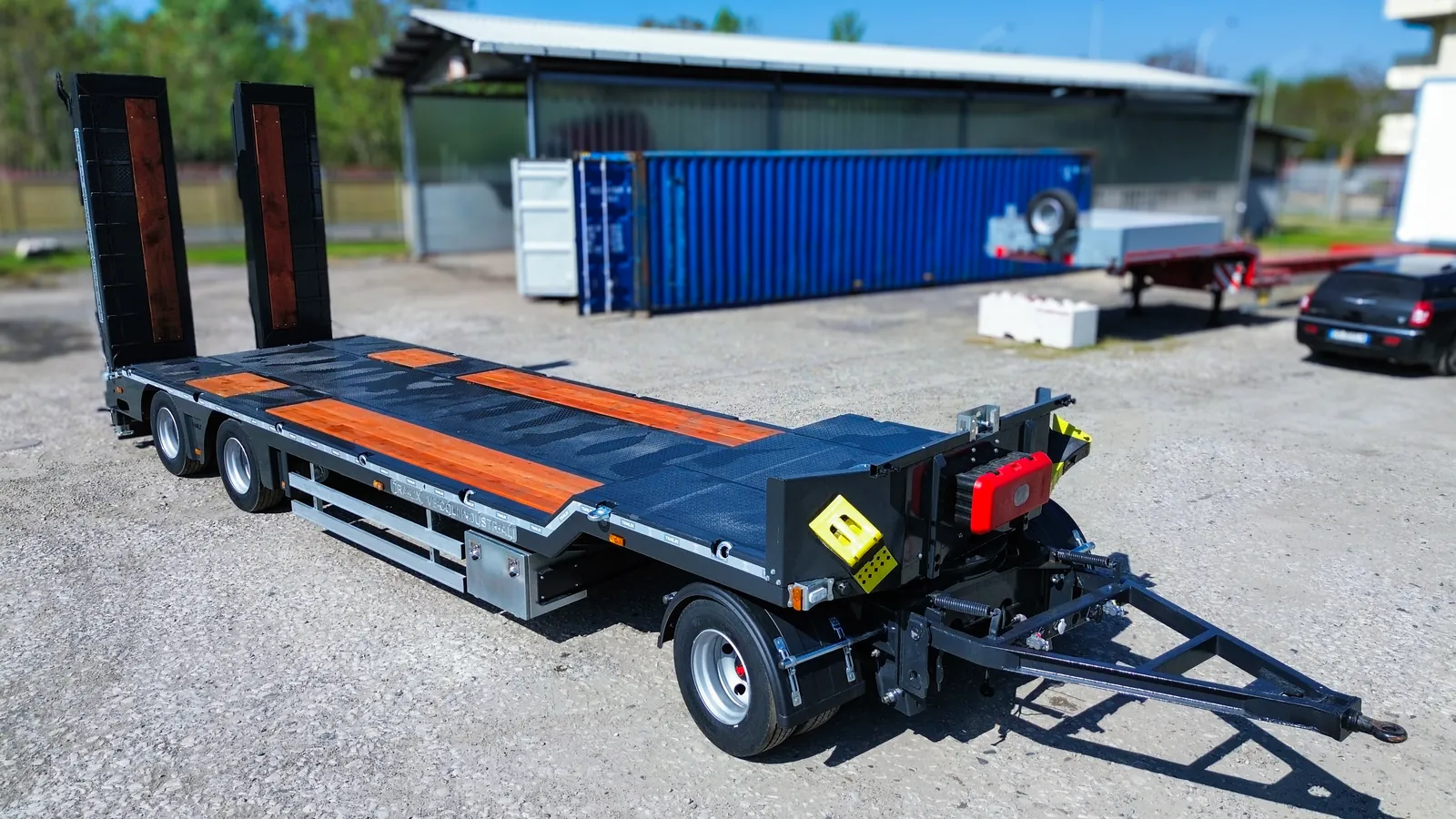NX-3 vista tre quarti anteriore Rimorchio carrellone 3 assi NX-3 Trailix per trasporto macchine operatrici, vista tre quarti anteriore