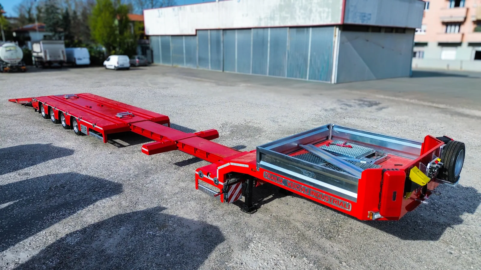 TX-4 allungato vista collo Semirimorchio carrellone 4 assi TX-4 Trailix per trasporto macchine operatrici con telaio allungato, vista laterale dal collo